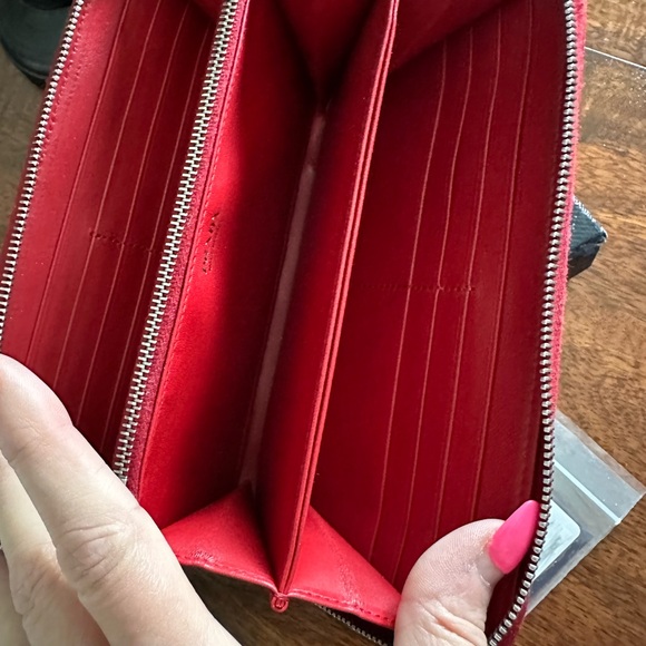 Authentic PRADA Red Calfskin V Diagramme Zippy Wallet RARE Stitched Leather - Picture 8 of 13